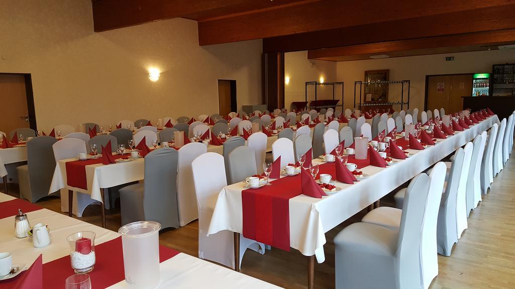 Hotel Restaurant Teichaue Adendorf Eksteriør bilde